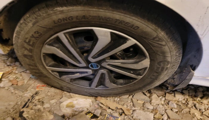 2021 Tata Tiago XT PETROL, Petrol, Manual, 51,417 km, tyre