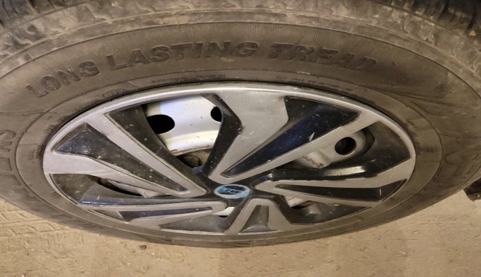 2021 Tata Tiago XT PETROL, Petrol, Manual, 51,417 km, tyre