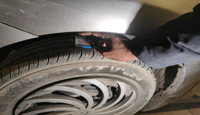 2016 Maruti Baleno DELTA PETROL 1.2, Petrol, Manual, 1,03,486 km, tyre