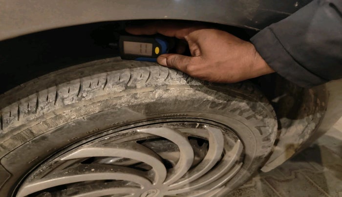 2016 Maruti Baleno DELTA PETROL 1.2, Petrol, Manual, 1,03,486 km, tyre