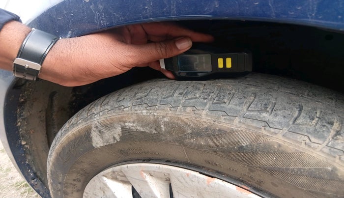 2013 Maruti Swift VXI, Petrol, Manual, 82,588 km, tyre