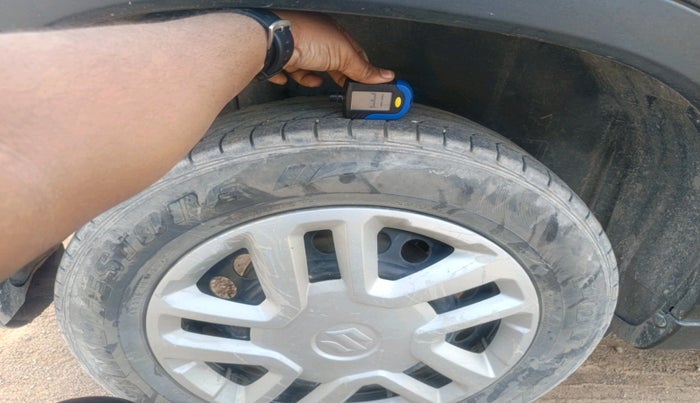 2021 Maruti Vitara Brezza VXI, Petrol, Manual, 1,13,040 km, tyre