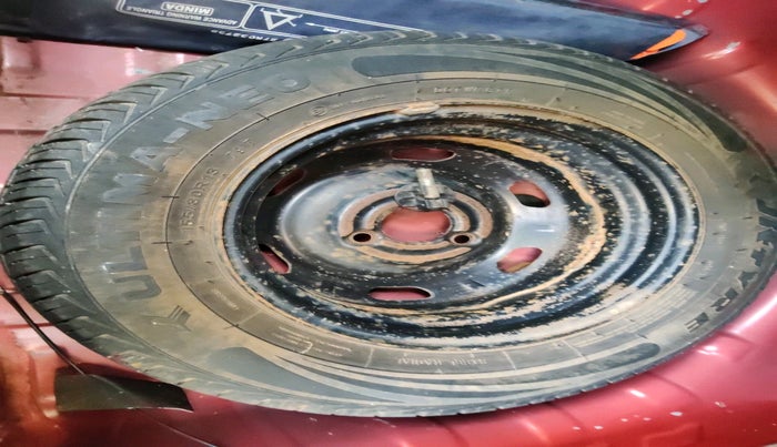 2016 Renault Kwid RXT 1.0, Petrol, Manual, 37,331 km, tyre