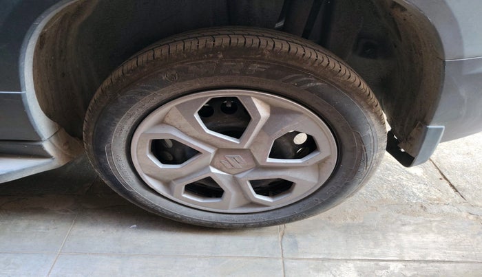 2022 Maruti BREZZA VXI AT SMART HYBRID, Petrol, Automatic, 10,191 km, tyre