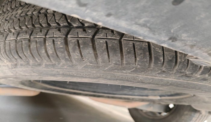 2021 Mahindra XUV500 W7, Diesel, Manual, 1,60,010 km, tyre