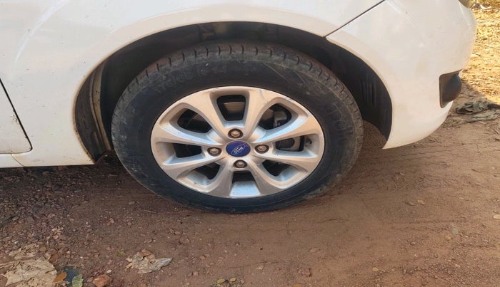 2012 Ford Figo TITANIUM 1.4 DIESEL, Diesel, Manual, 1,49,095 km, tyre