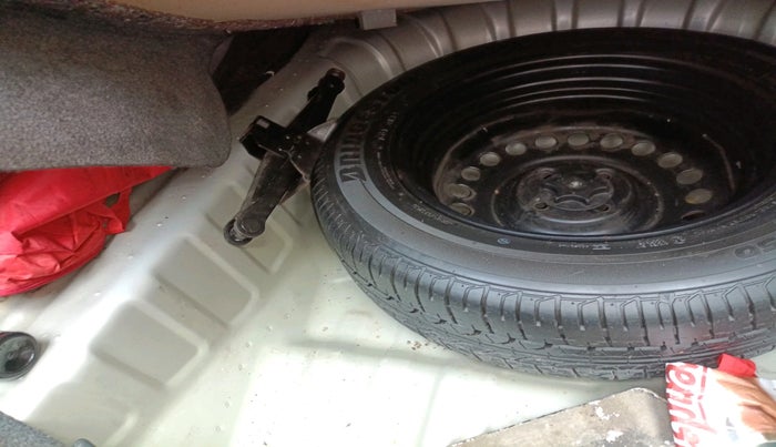 2011 Nissan Sunny XV PETROL, Petrol, Manual, 35,389 km, tyre