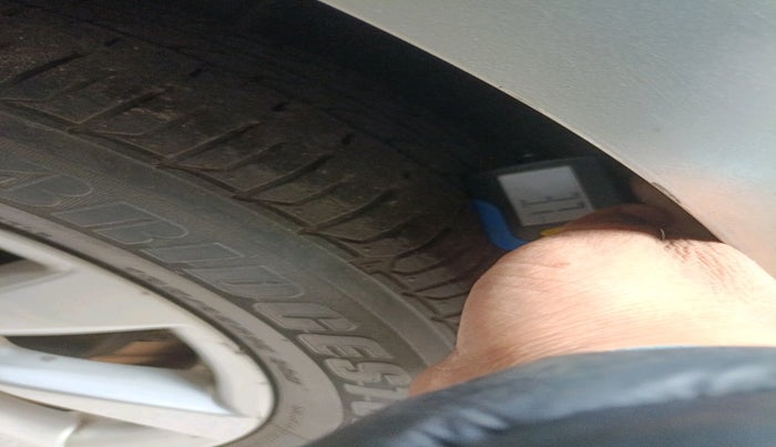 2011 Nissan Sunny XV PETROL, Petrol, Manual, 35,389 km, tyre