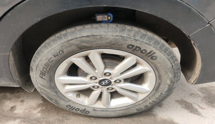 2017 Hyundai Creta SX PLUS 1.6 PETROL, Petrol, Manual, 1,55,387 km, tyre