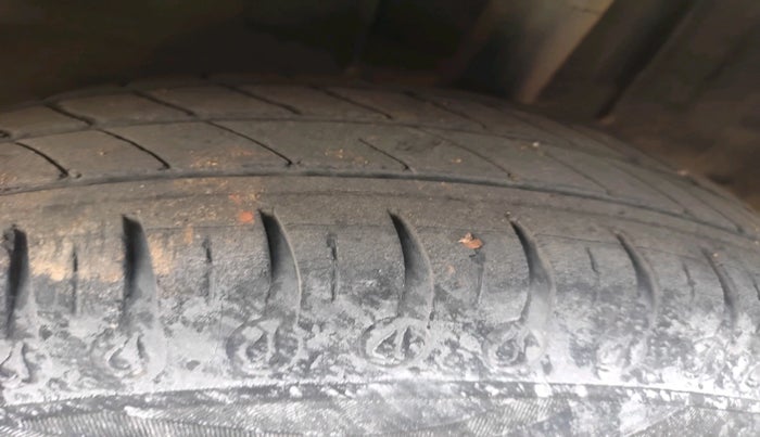 2022 Renault Kwid RXL 1.0 (O), Petrol, Manual, 32,480 km, tyre