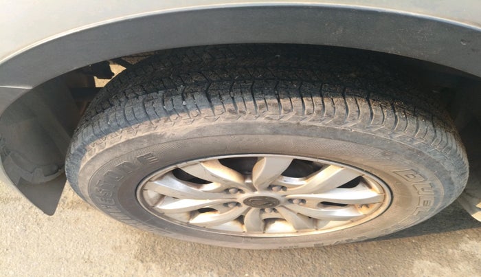 2017 Mahindra XUV500 W10 AT 1.99, Diesel, Automatic, 66,500 km, tyre