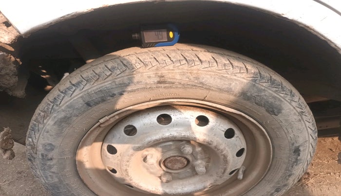 2017 Maruti Wagon R 1.0 LXI CNG, Petrol, Manual, 1,04,143 km, tyre