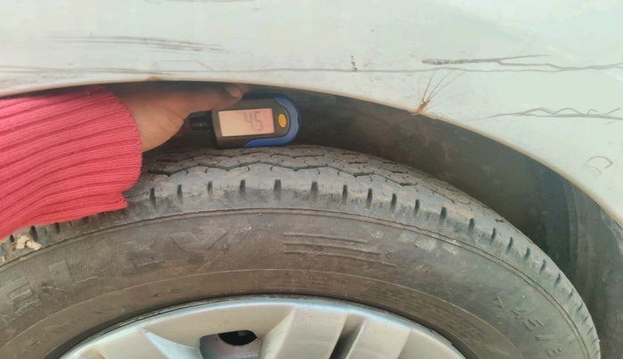 2014 Hyundai Eon ERA +, Petrol, Manual, 72,504 km, tyre