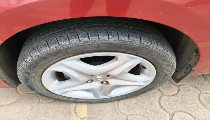 2017 Hyundai Elite i20 ASTA 1.2, Petrol, Manual, 1,26,204 km, tyre