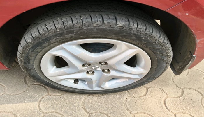 2017 Hyundai Elite i20 ASTA 1.2, Petrol, Manual, 1,26,204 km, tyre