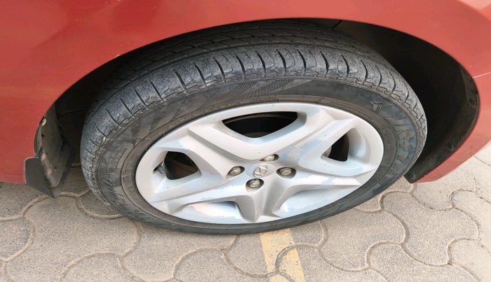 2017 Hyundai Elite i20 ASTA 1.2, Petrol, Manual, 1,26,204 km, tyre