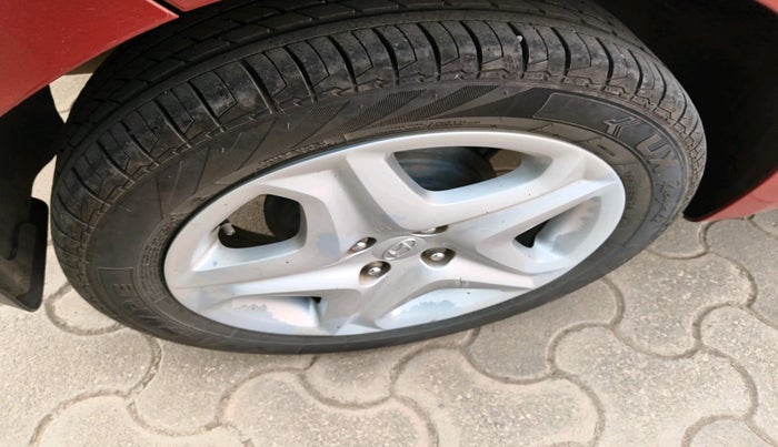 2017 Hyundai Elite i20 ASTA 1.2, Petrol, Manual, 1,26,204 km, tyre