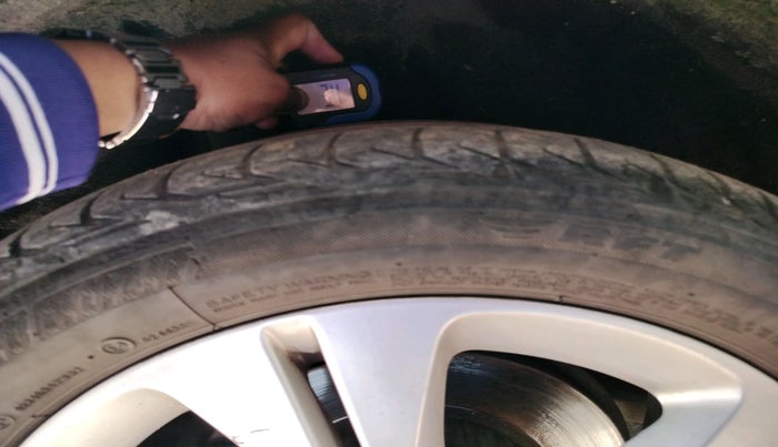 2014 Mercedes Benz C Class C 200 AVANTGARDE, Petrol, Automatic, 41,406 km, tyre