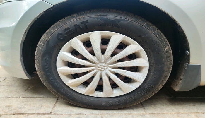 2017 Maruti Swift LXI, Petrol, Manual, 95,531 km, tyre