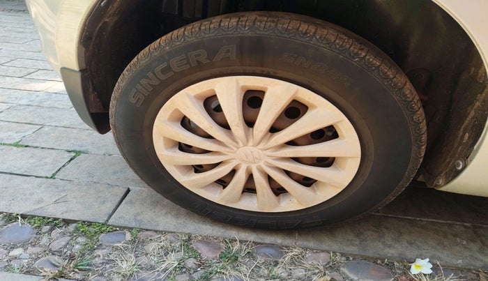 2017 Maruti Swift LXI, Petrol, Manual, 95,531 km, tyre