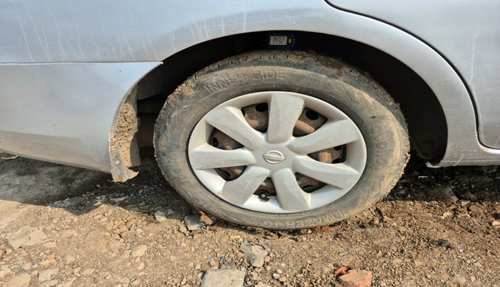 2011 Nissan Sunny XL, Petrol, Manual, 74,661 km, tyre