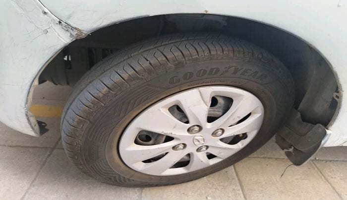 2012 Hyundai i10 SPORTZ 1.2 AT, Petrol, Automatic, 45,061 km, tyre