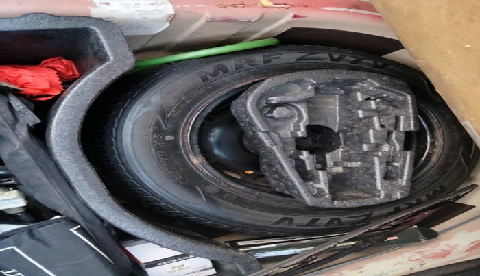 2012 Skoda Rapid AMBITION 1.6 TDI CR MT, Diesel, Manual, 92,449 km, tyre