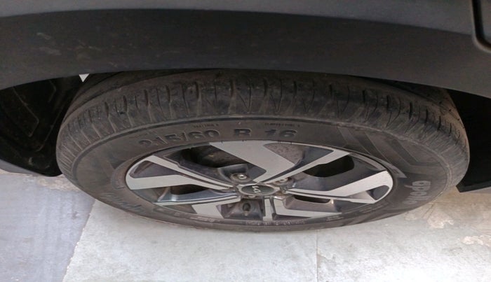 2022 KIA SONET HTX 1.5, Diesel, Manual, 52,444 km, tyre