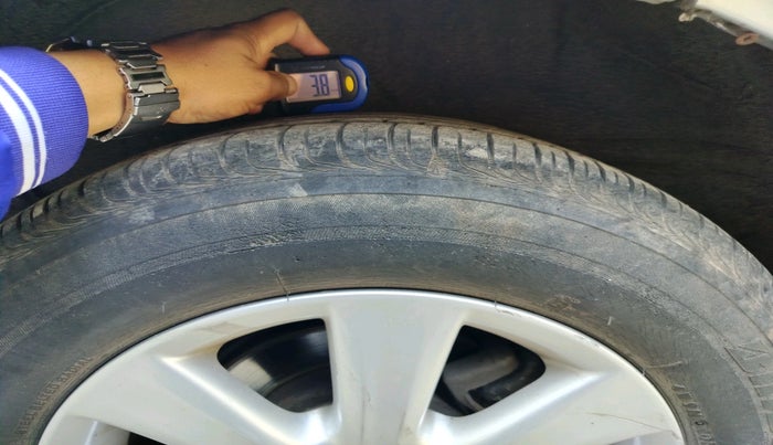 2011 Toyota Corolla Altis GL PETROL, Petrol, Manual, 63,077 km, tyre