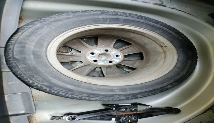 2011 Toyota Corolla Altis GL PETROL, Petrol, Manual, 63,077 km, tyre