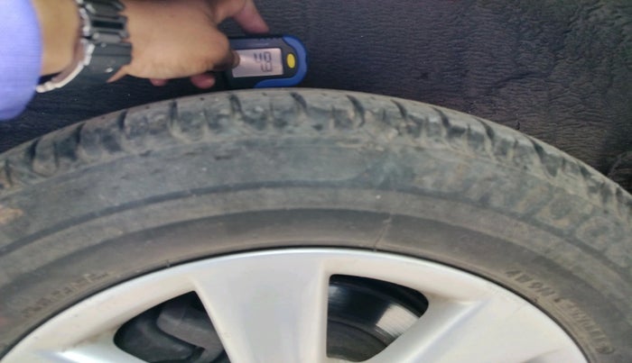 2011 Toyota Corolla Altis GL PETROL, Petrol, Manual, 63,077 km, tyre