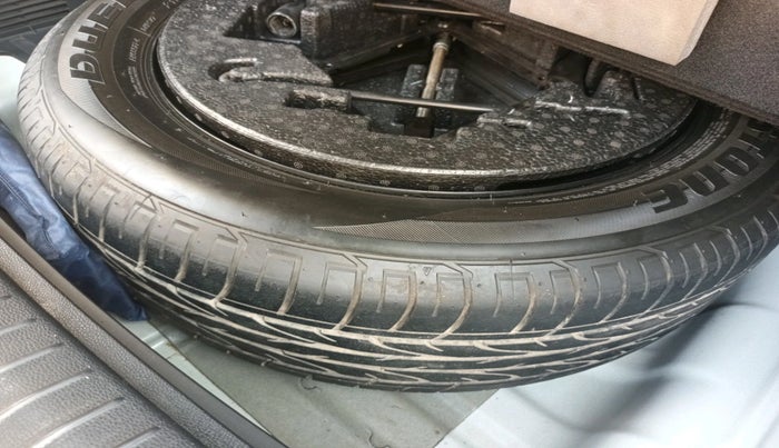 2017 Hyundai Creta SX (O) 1.6 DIESEL, Diesel, Manual, 1,01,408 km, tyre