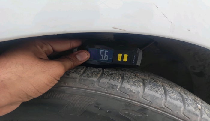 2017 Hyundai Verna 1.6 VTVT SX, Petrol, Manual, 91,774 km, tyre