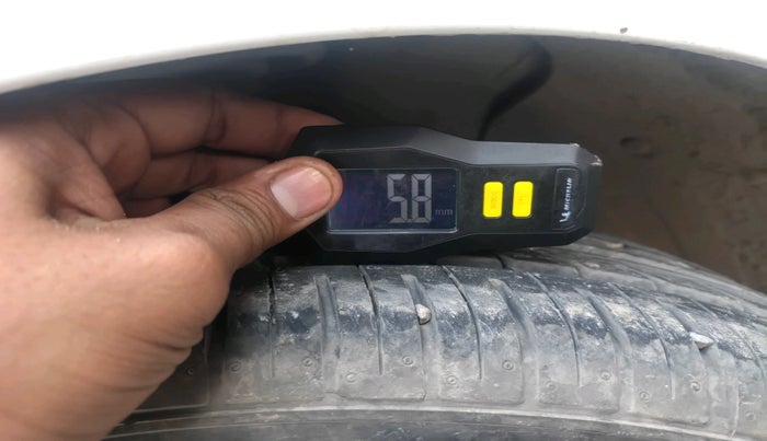 2017 Hyundai Verna 1.6 VTVT SX, Petrol, Manual, 91,774 km, tyre