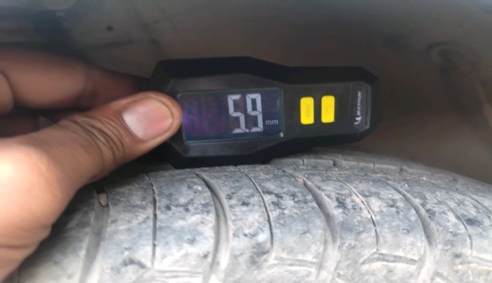 2017 Hyundai Verna 1.6 VTVT SX, Petrol, Manual, 91,774 km, tyre