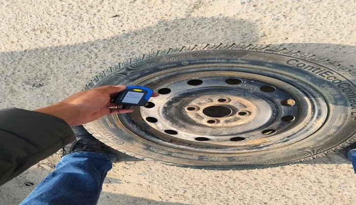 2011 Maruti Swift Dzire VXI, Petrol, Manual, 1,10,454 km, tyre