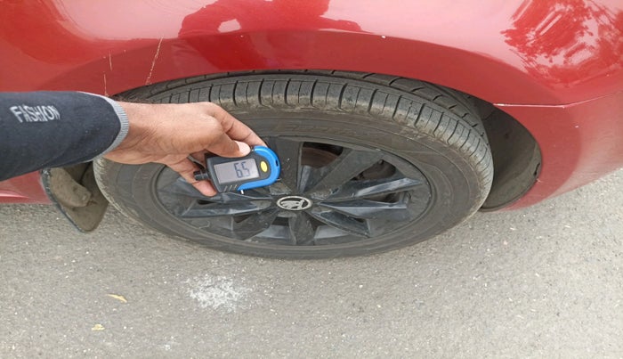 2017 Skoda Octavia STYLE PLUS AT 1.8 TSI, Petrol, Automatic, 96,079 km, tyre