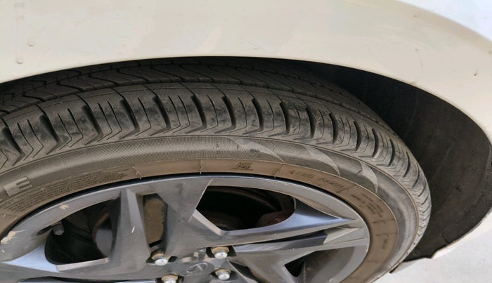 2021 Hyundai NEW I20 SPORTZ 1.2 MT, Petrol, Manual, 1,15,122 km, tyre