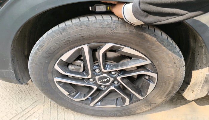 2022 KIA CARENS LUXURY PLUS 1.5 DIESEL AT 7 STR, Diesel, Automatic, 67,953 km, tyre