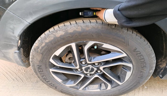 2022 KIA CARENS LUXURY PLUS 1.5 DIESEL AT 7 STR, Diesel, Automatic, 67,953 km, tyre