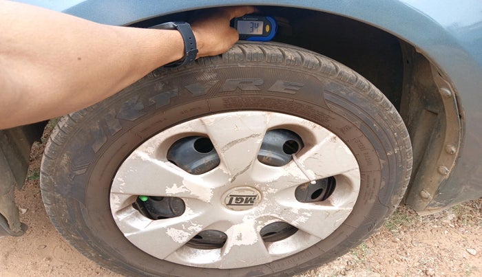 2011 Maruti Swift VXI, Petrol, Manual, 1,13,699 km, tyre