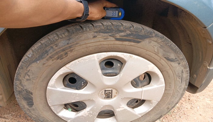 2011 Maruti Swift VXI, Petrol, Manual, 1,13,699 km, tyre