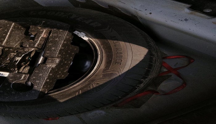 2022 Volkswagen VIRTUS TOPLINE TSI 1.0 MT, Petrol, Manual, 87,177 km, tyre