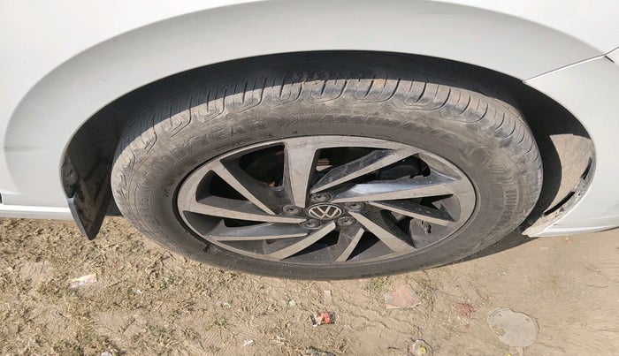 2022 Volkswagen VIRTUS TOPLINE TSI 1.0 MT, Petrol, Manual, 87,177 km, tyre