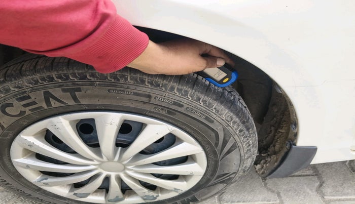 2011 Maruti Swift LXI, Petrol, Manual, 75,236 km, tyre