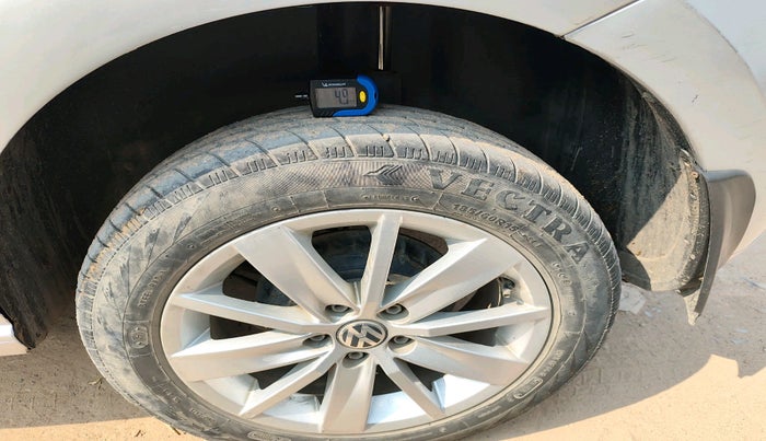 2015 Volkswagen Polo HIGHLINE1.2L, Petrol, Manual, 70,056 km, tyre