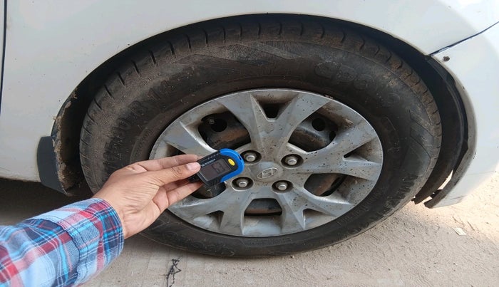 2014 Hyundai Grand i10 SPORTZ 1.1 CRDI, Diesel, Manual, 1,12,529 km, tyre