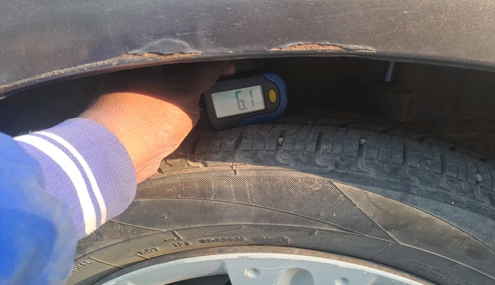 2012 Honda Brio S MT, Petrol, Manual, 1,02,309 km, tyre