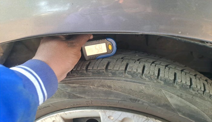 2012 Honda Brio S MT, Petrol, Manual, 1,02,309 km, tyre