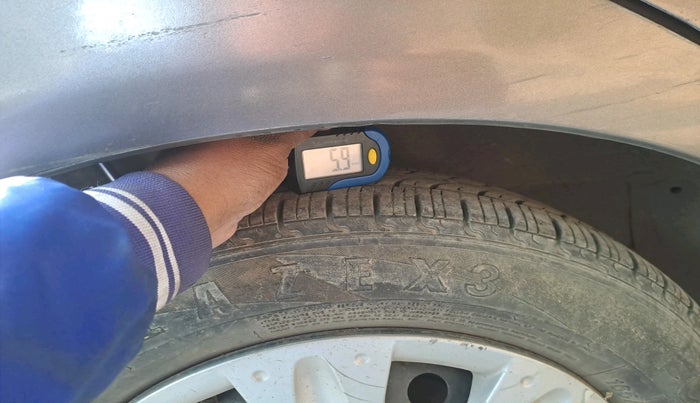 2012 Honda Brio S MT, Petrol, Manual, 1,02,309 km, tyre